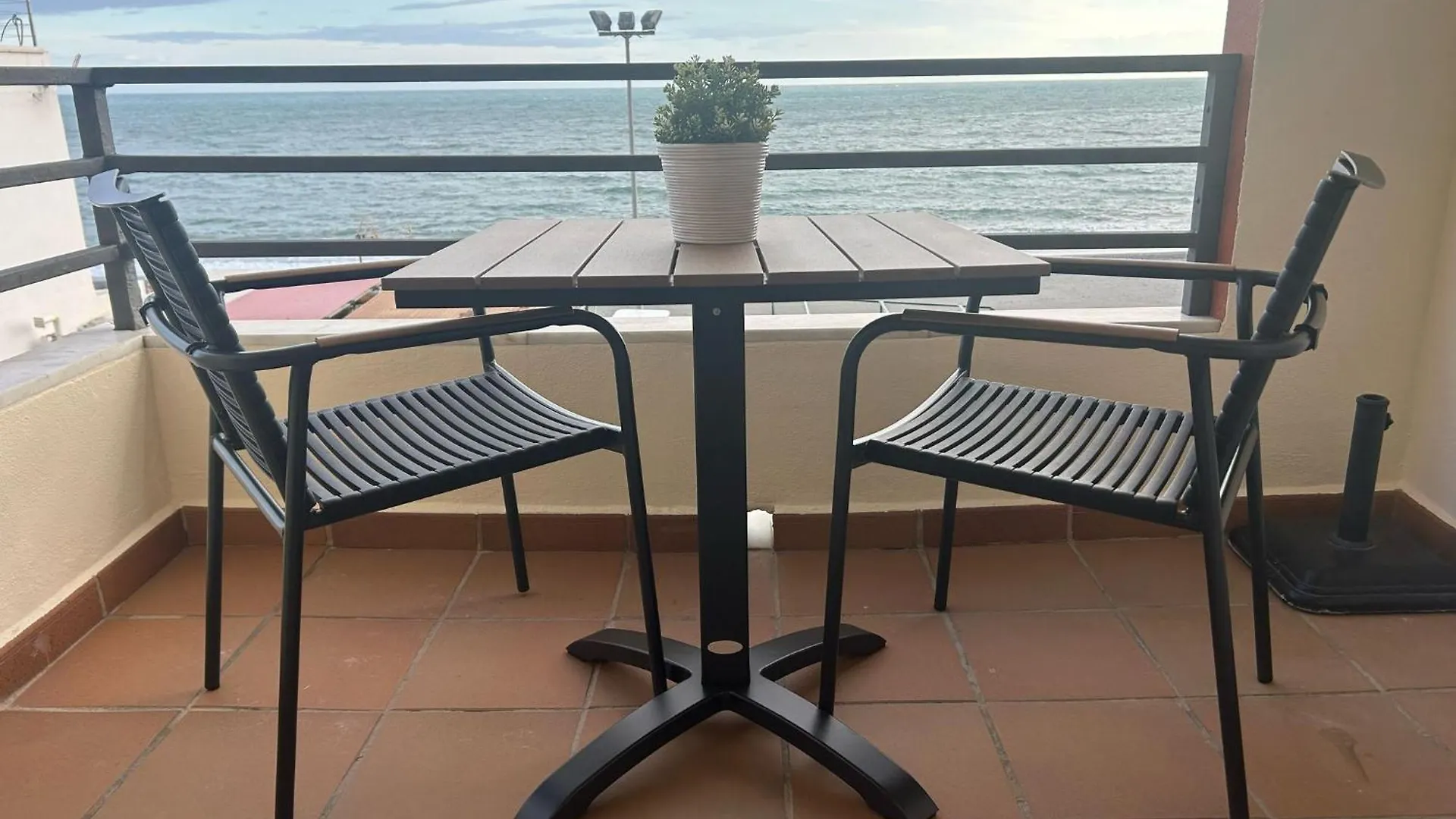 Maravilloso Apartamento En Primera Linea De Playa Con Vistas Al Mar En Caleta De Velez 2 D إسبانيا